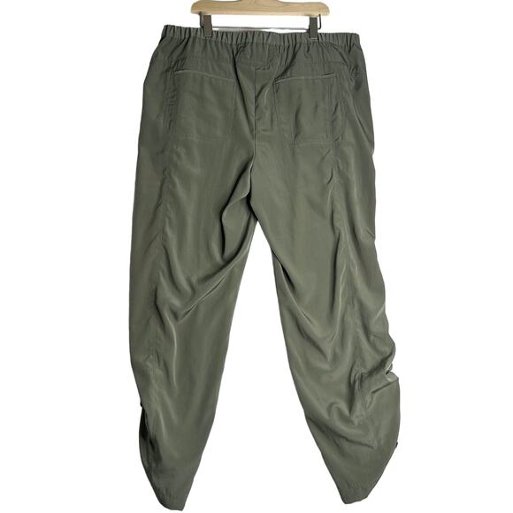 Chico's Cropped Pants Womens Size 2 Green Cinched Woven High Rise - Picture 2 of 7